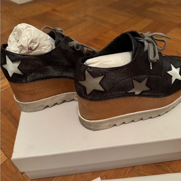 STELLA MCCARTNEY
Elyse Stars Faux-Leather Platform Creeper, Gray - Picture 6 of 8